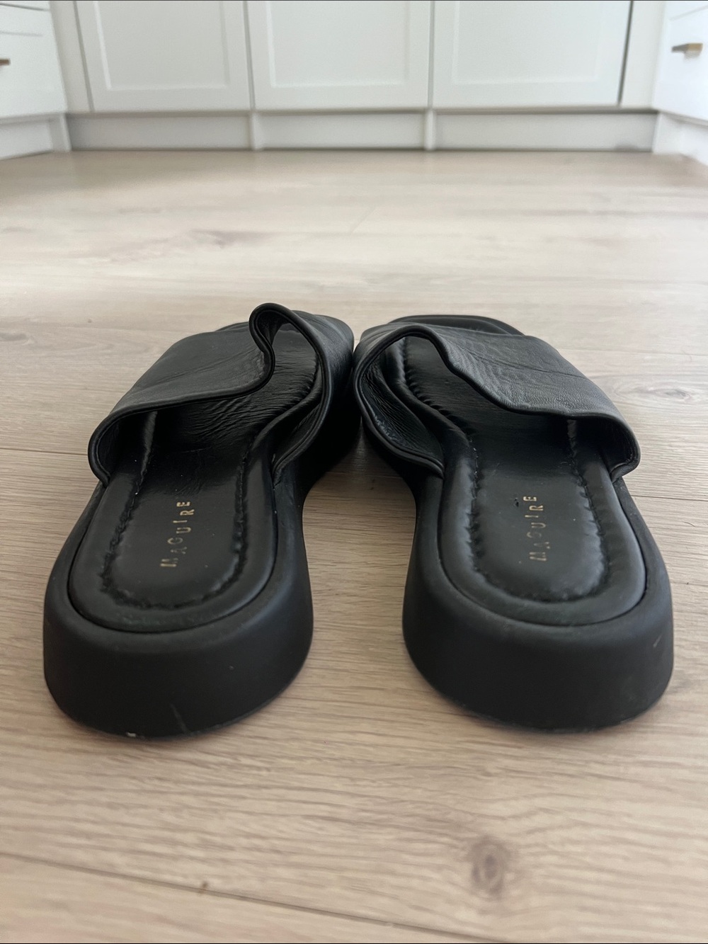 Maguire Leather slides - Picture 2 of 7